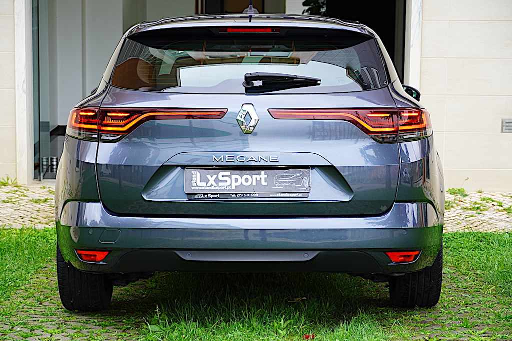renault-megane-1-5-blue-dci-2023-diesel-1461cc