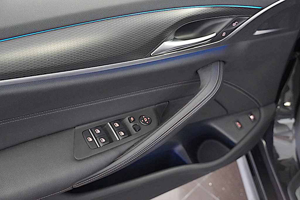 bmw-serie-5-530e-2023-gasolina-1998cc