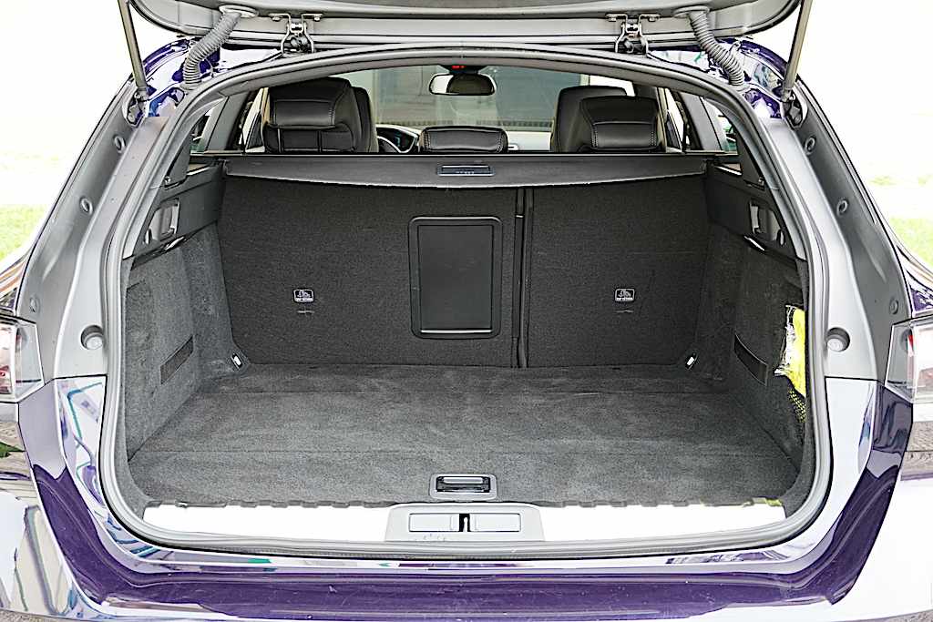 peugeot-508-1-6-hybrid-2023-gasolina-1598cc