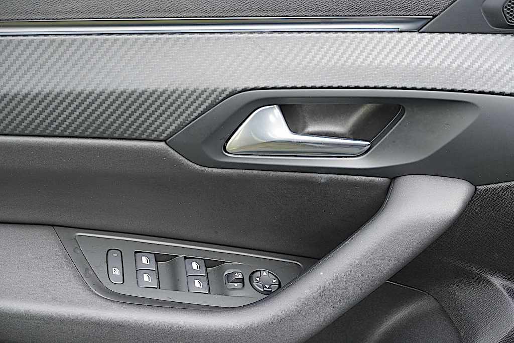 peugeot-508-1-6-hybrid-2023-gasolina-1598cc