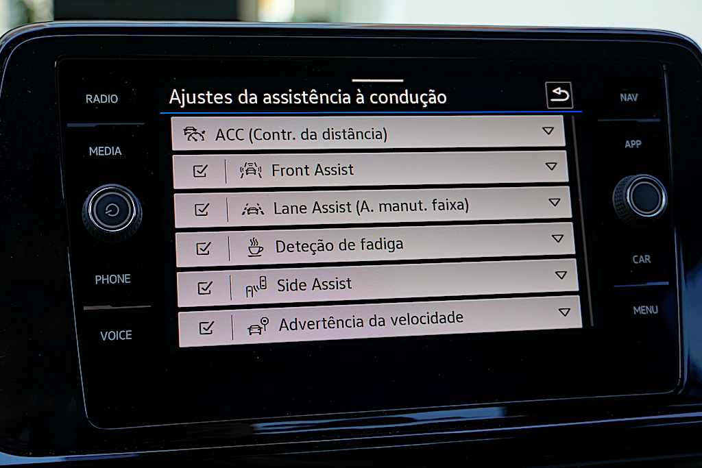 volkswagen-t-roc-2-0-tdi-2024-diesel-1968cc