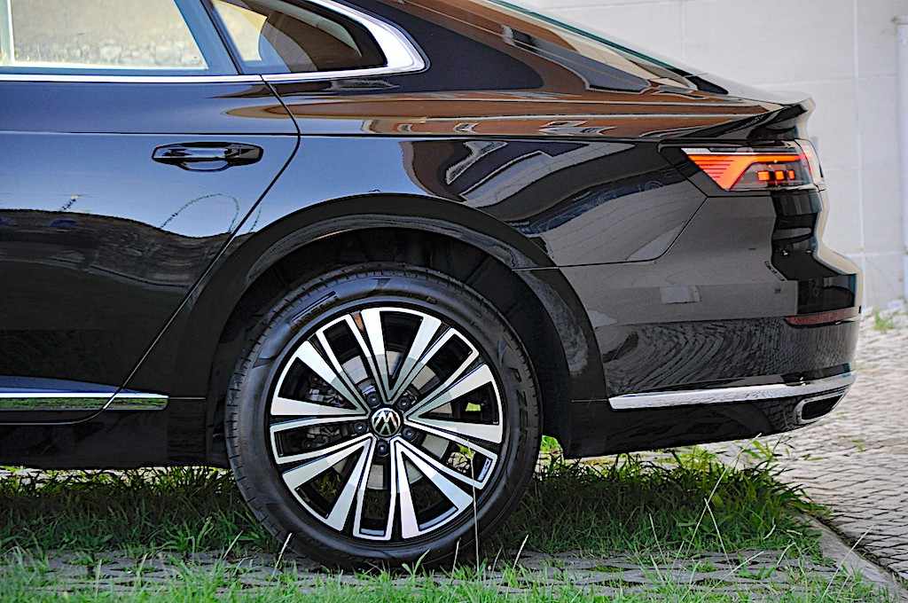 volkswagen-arteon-2022-hibrido-a-gasolina-1395cc