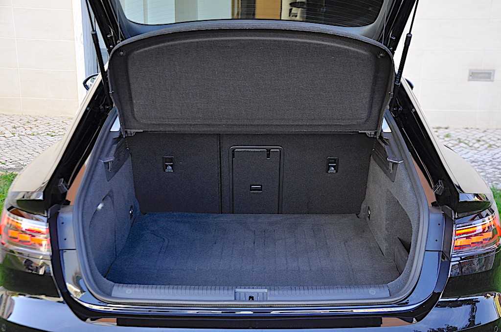 volkswagen-arteon-2022-hibrido-a-gasolina-1395cc