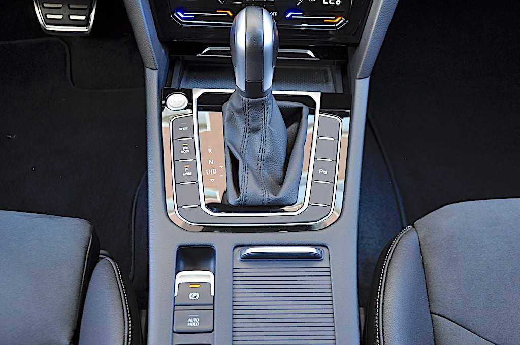 volkswagen-arteon-2022-hibrido-a-gasolina-1395cc