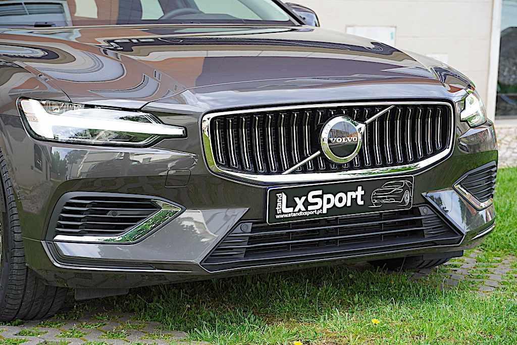 volvo-v60-recharge-2-0-t6-phev-2024-gasolina-1969cc