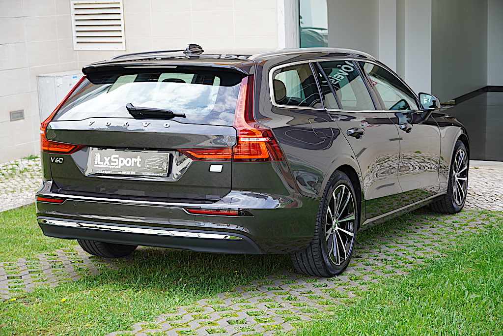 volvo-v60-recharge-2-0-t6-phev-2024-gasolina-1969cc