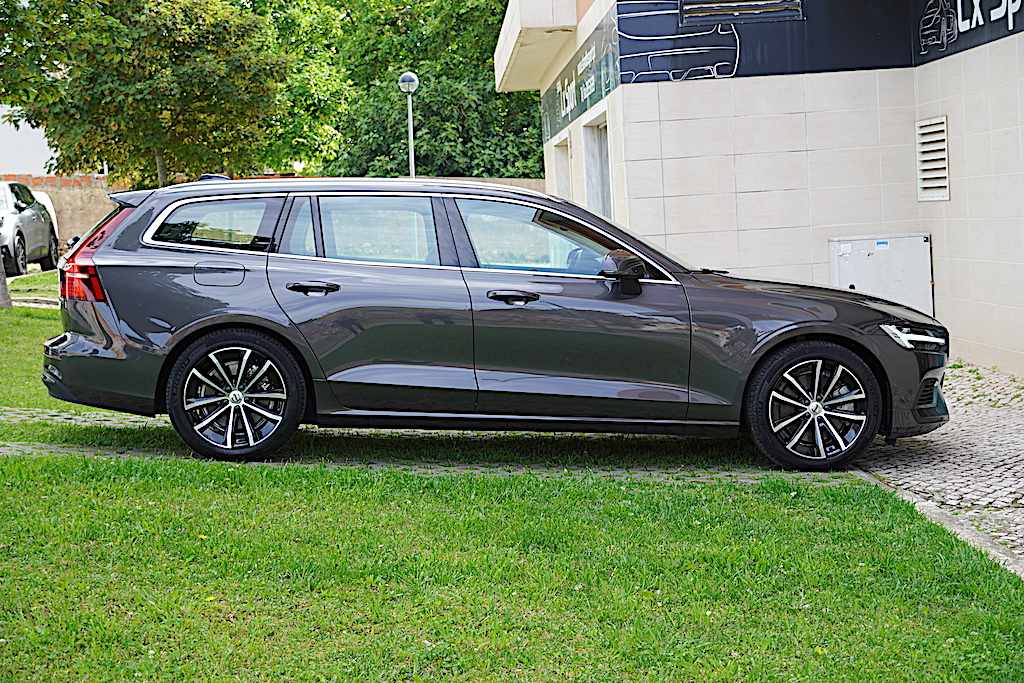 volvo-v60-recharge-2-0-t6-phev-2024-gasolina-1969cc