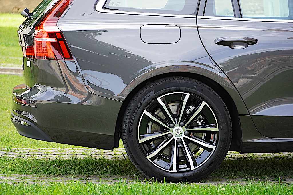 volvo-v60-recharge-2-0-t6-phev-2024-gasolina-1969cc