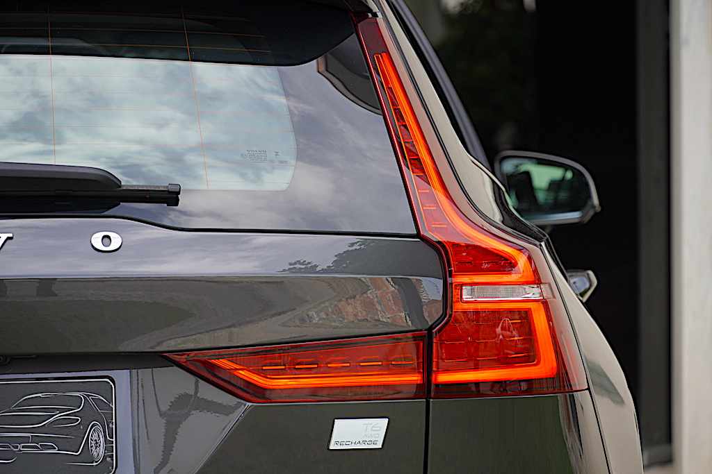 volvo-v60-recharge-2-0-t6-phev-2024-gasolina-1969cc