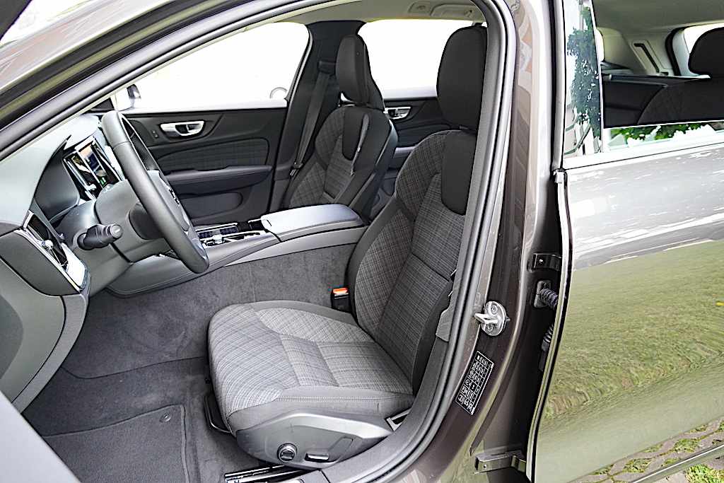 volvo-v60-recharge-2-0-t6-phev-2024-gasolina-1969cc