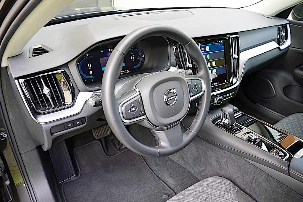 volvo-v60-recharge-2-0-t6-phev-2024-gasolina-1969cc