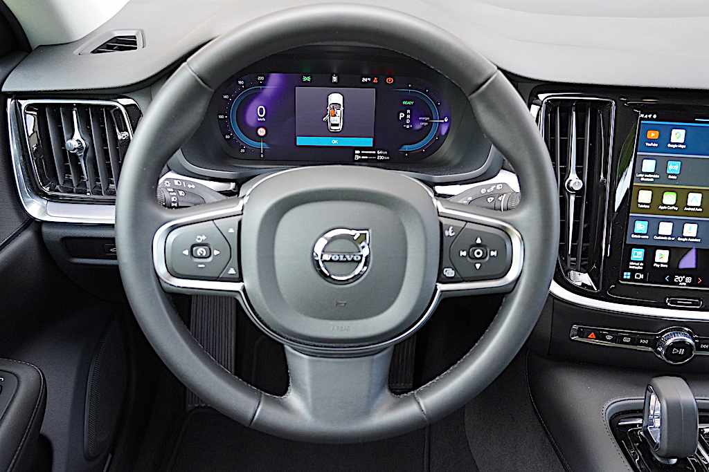 volvo-v60-recharge-2-0-t6-phev-2024-gasolina-1969cc