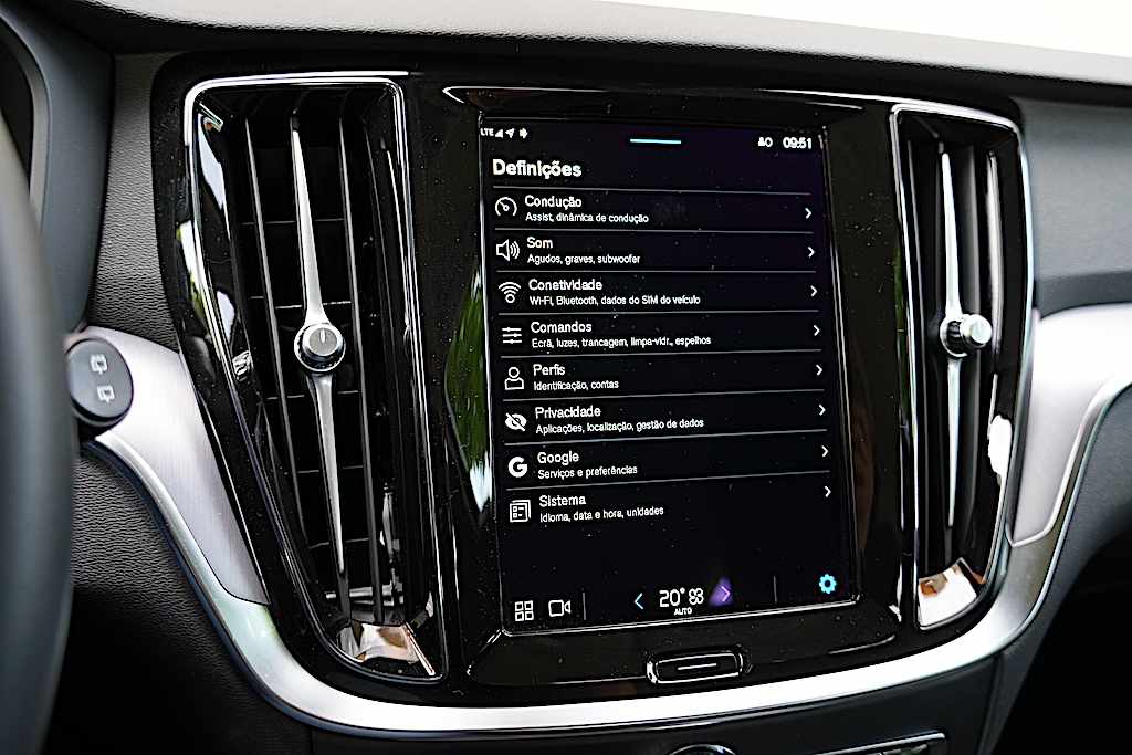 volvo-v60-recharge-2-0-t6-phev-2024-gasolina-1969cc