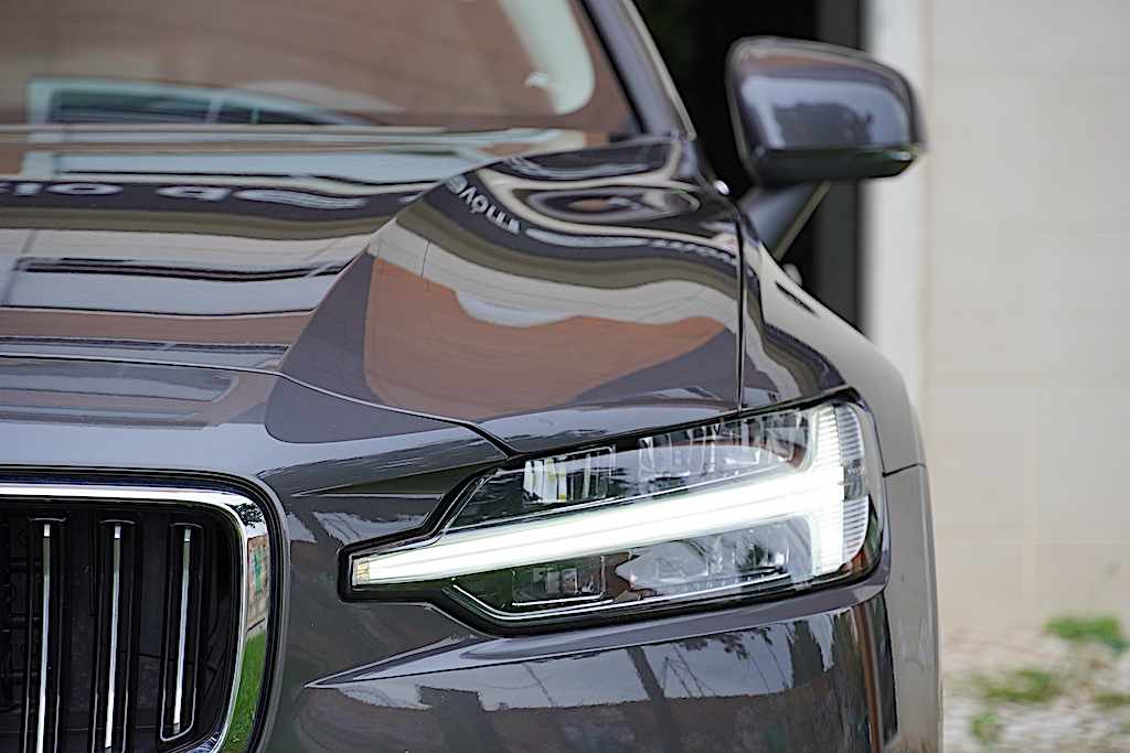 volvo-v60-recharge-2-0-t6-phev-2024-gasolina-1969cc