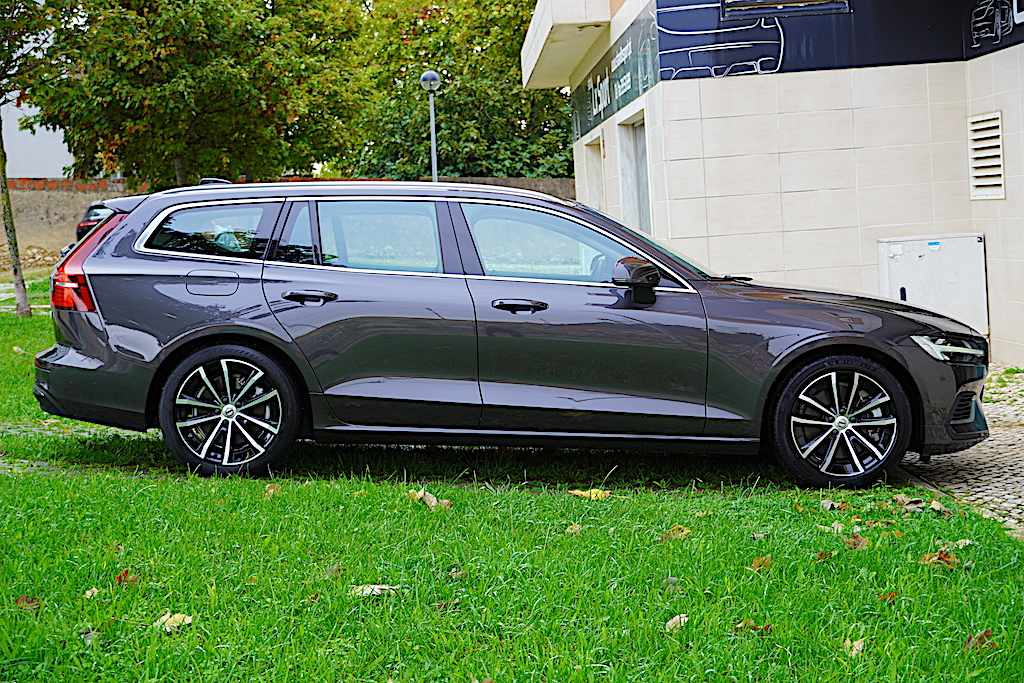 volvo-v60-recharge-2-0-t6-phev-2024-gasolina-1969cc