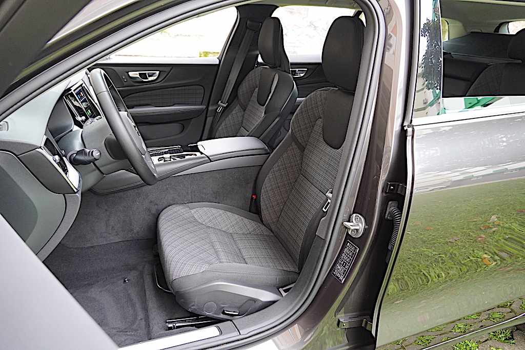 volvo-v60-recharge-2-0-t6-phev-2024-gasolina-1969cc