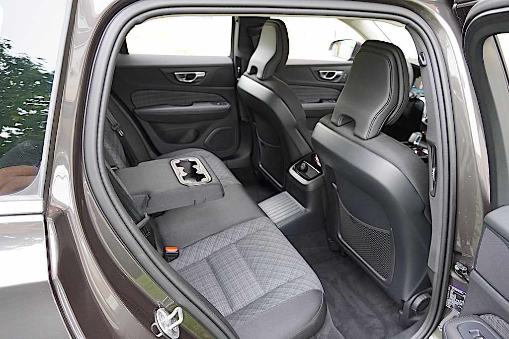 volvo-v60-recharge-2-0-t6-phev-2024-gasolina-1969cc
