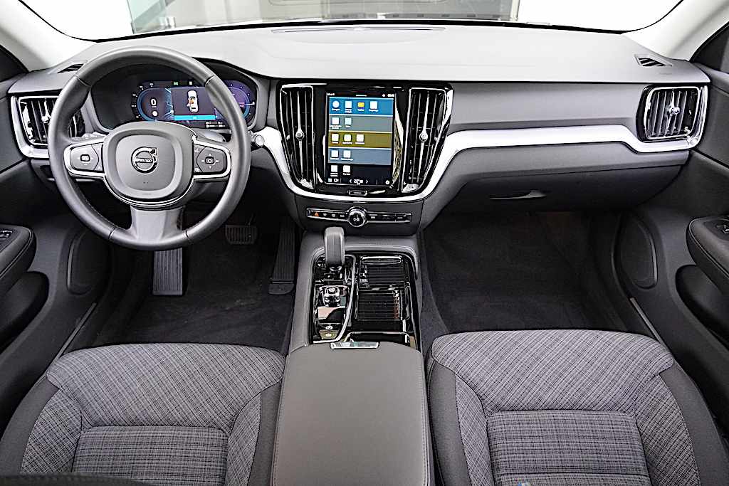volvo-v60-recharge-2-0-t6-phev-2024-gasolina-1969cc