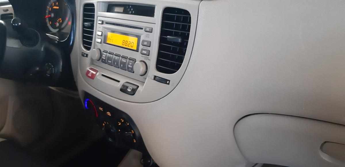 kia-rio-1-5-110cv-2005-diesel-1493cc