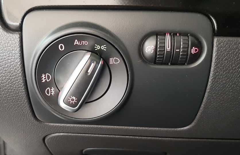 volkswagen-golf-1-6-tdi-2011-diesel-1598cc