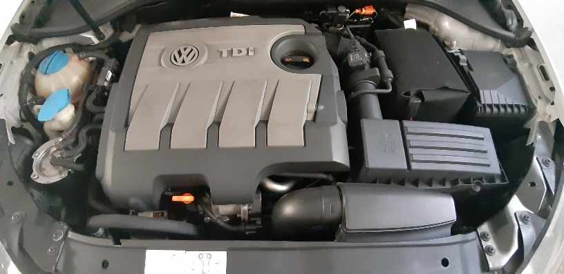 volkswagen-golf-1-6-tdi-2011-diesel-1598cc