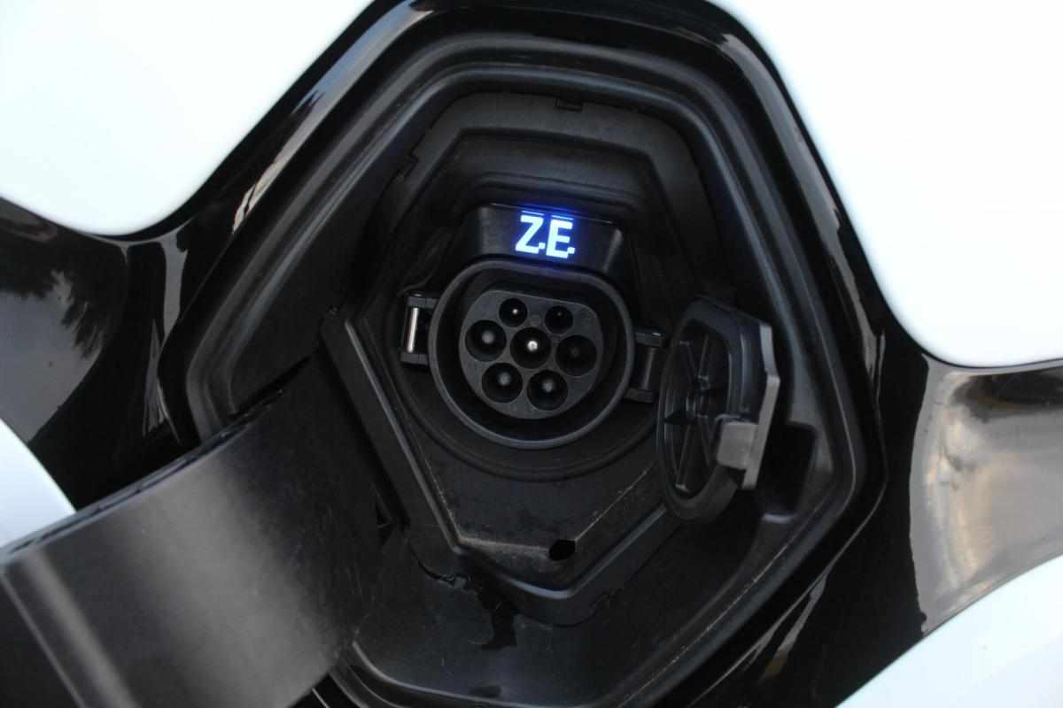 renault-zoe-r110-41-kwh-2018-eletrico