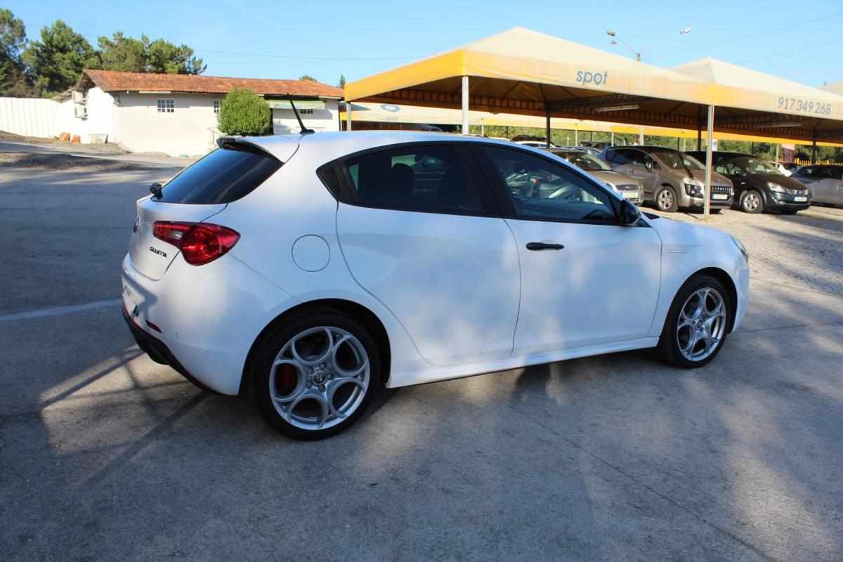 alfa-romeo-giulietta-2021-diesel-1598cc