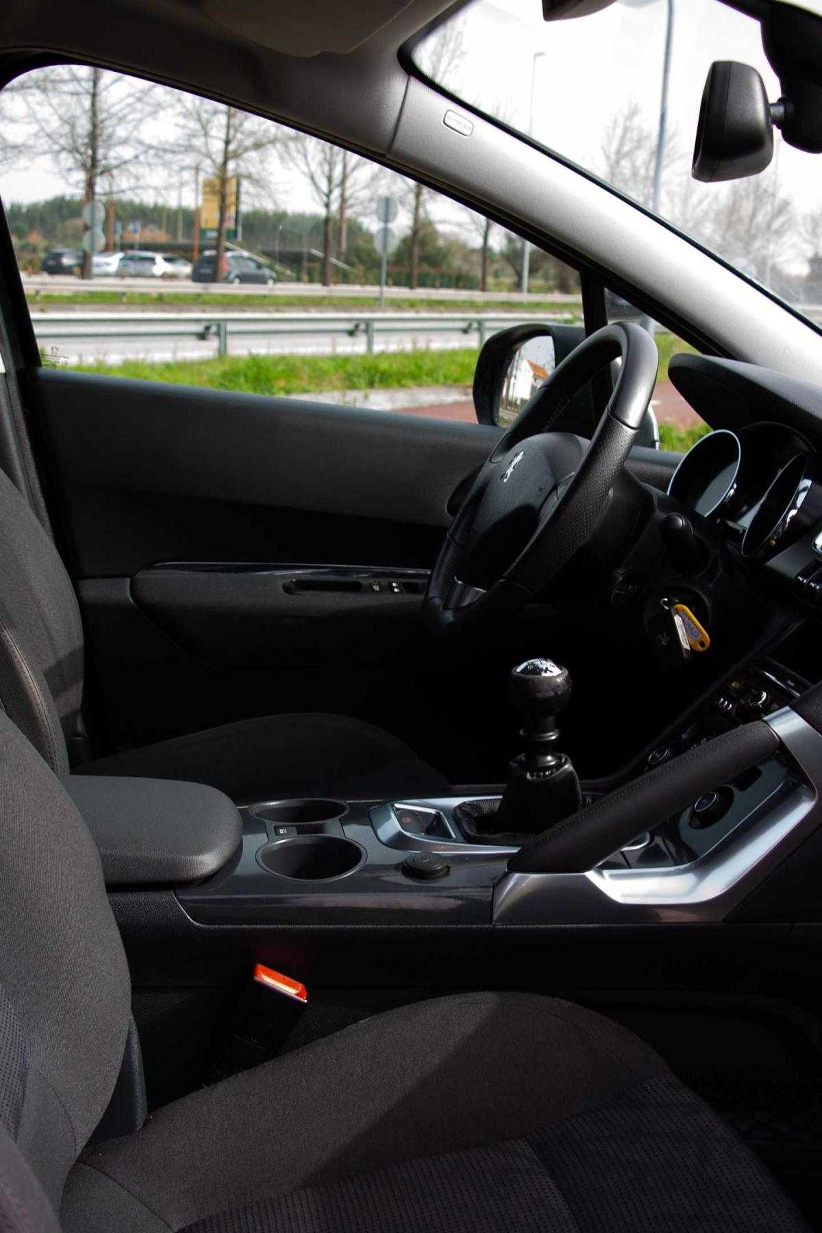 peugeot-3008-2012-diesel-1560cc