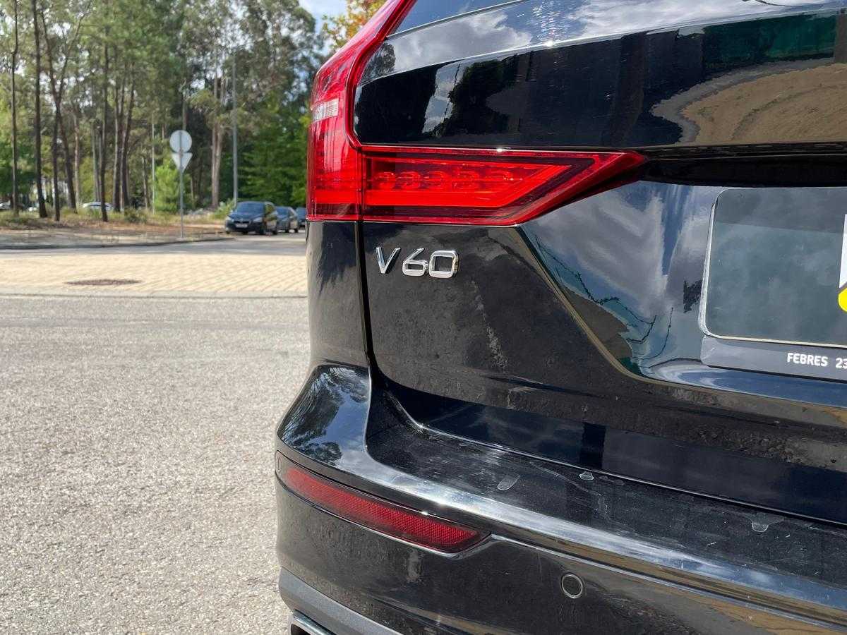 volvo-v60-2022-hibrido-a-gasolina-1969cc