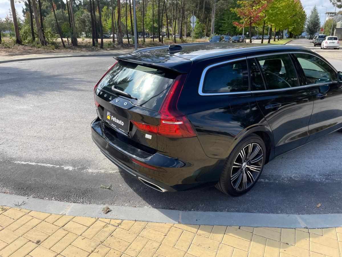 volvo-v60-2022-hibrido-a-gasolina-1969cc