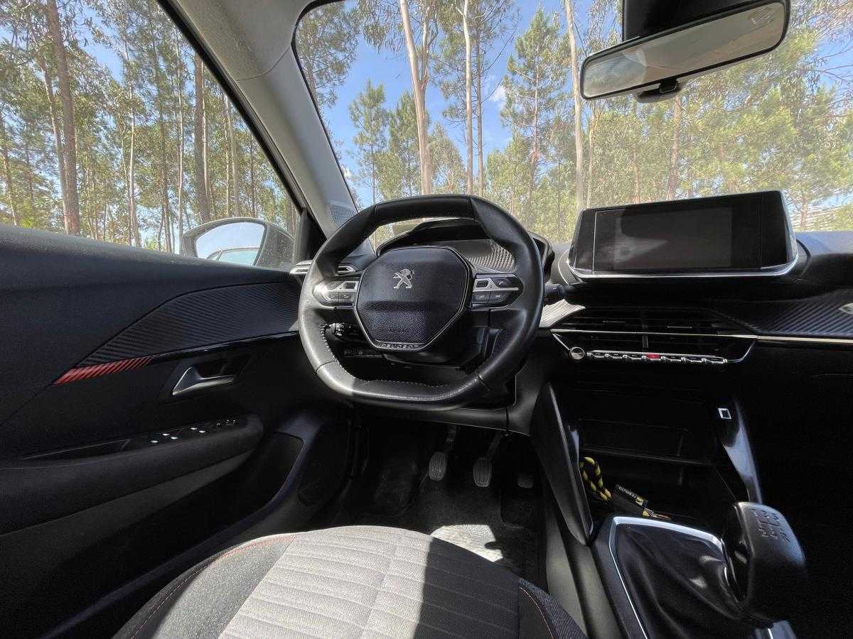peugeot-208-2022-gasolina-1199cc