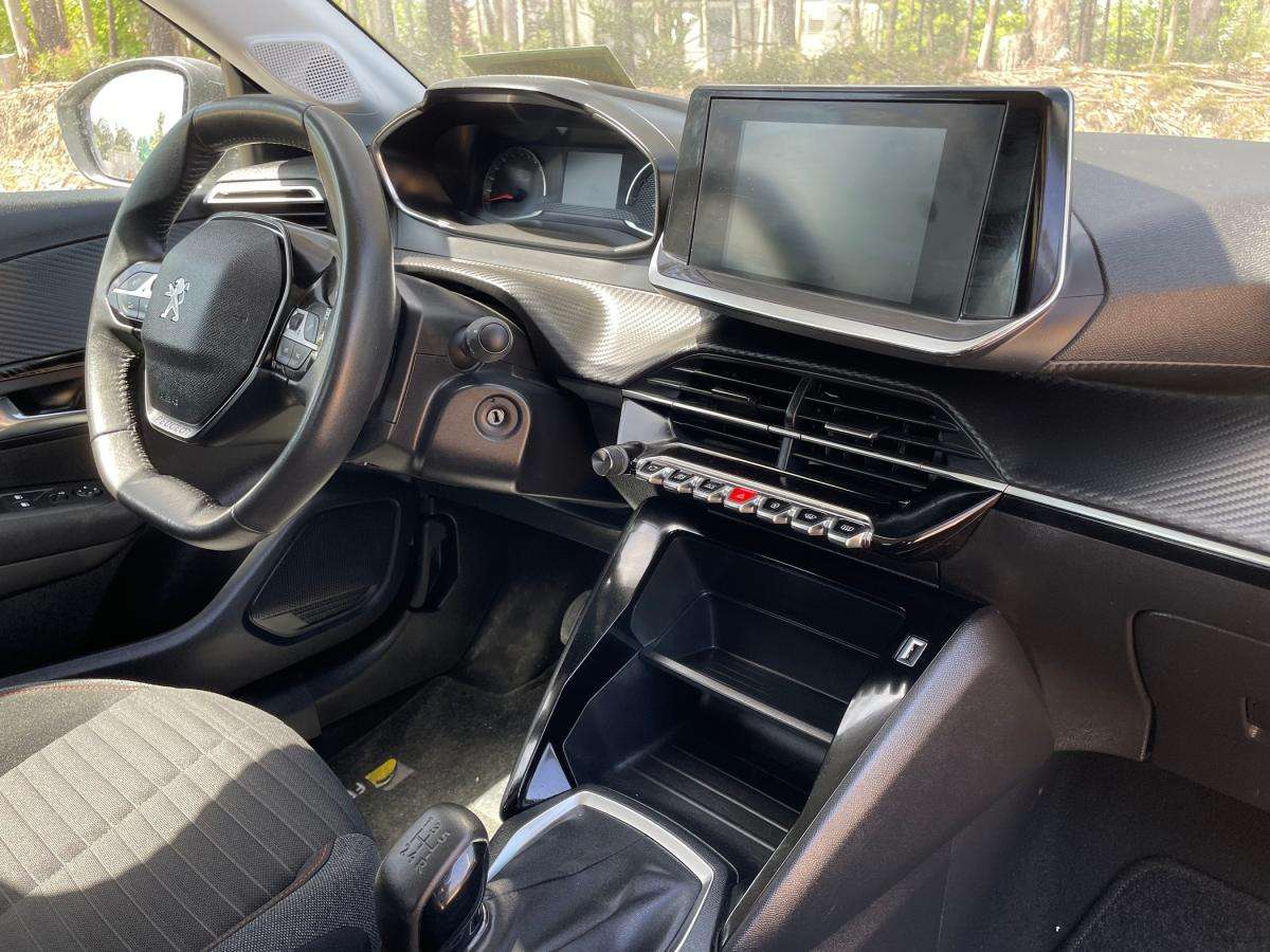 peugeot-208-2022-gasolina-1199cc