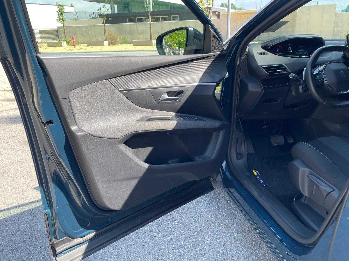 peugeot-3008-2023-hibrido-a-gasolina-1596cc