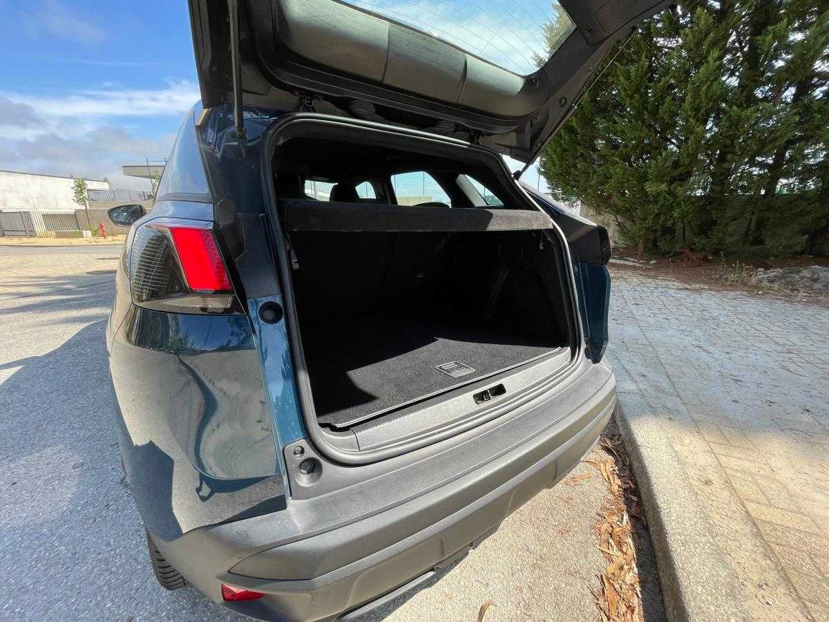 peugeot-3008-2023-hibrido-a-gasolina-1596cc
