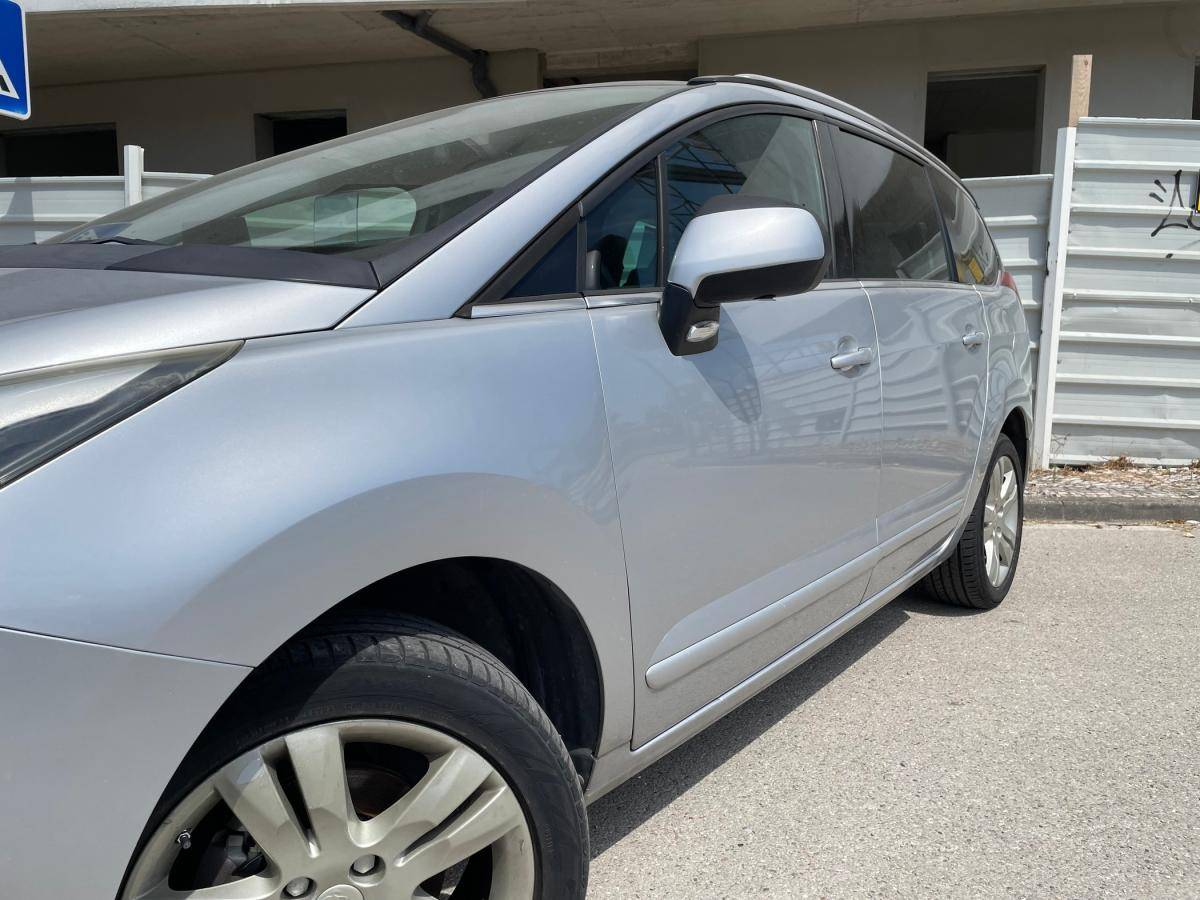 peugeot-5008-2014-diesel-1560cc