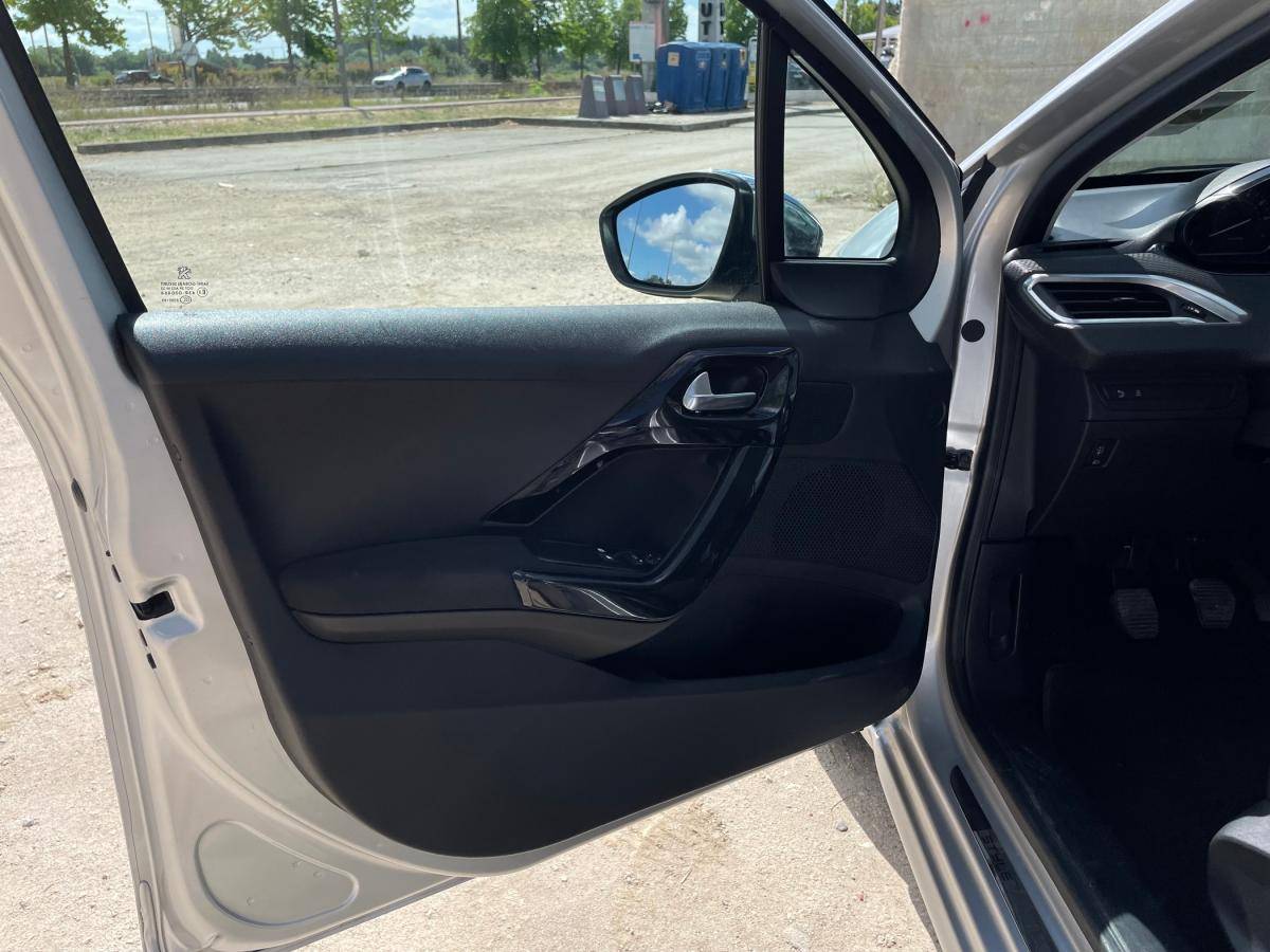 peugeot-208-2016-gasolina-1199cc