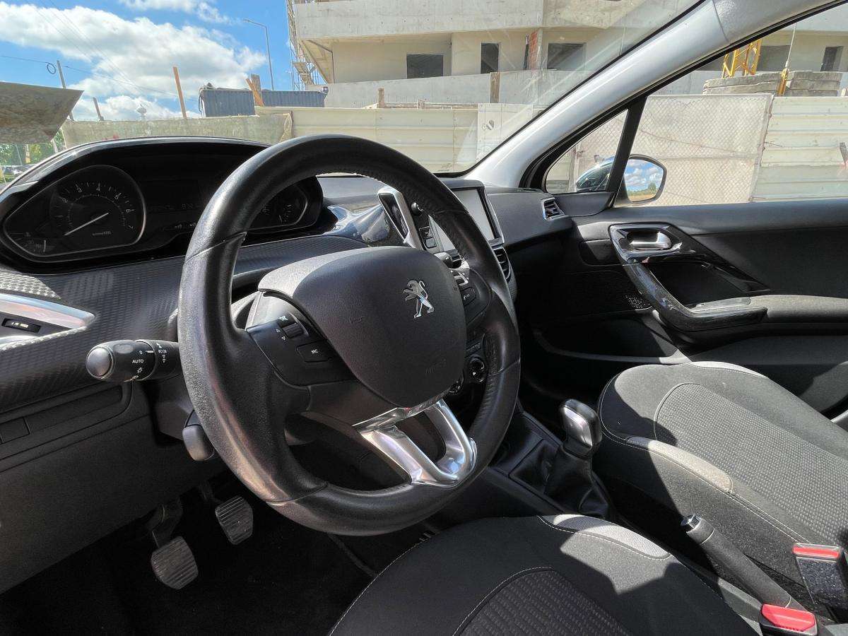 peugeot-208-2016-gasolina-1199cc