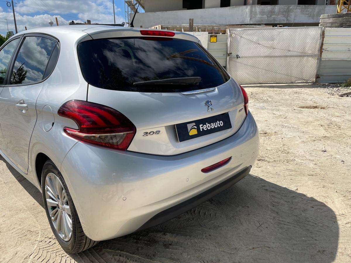 peugeot-208-2016-gasolina-1199cc