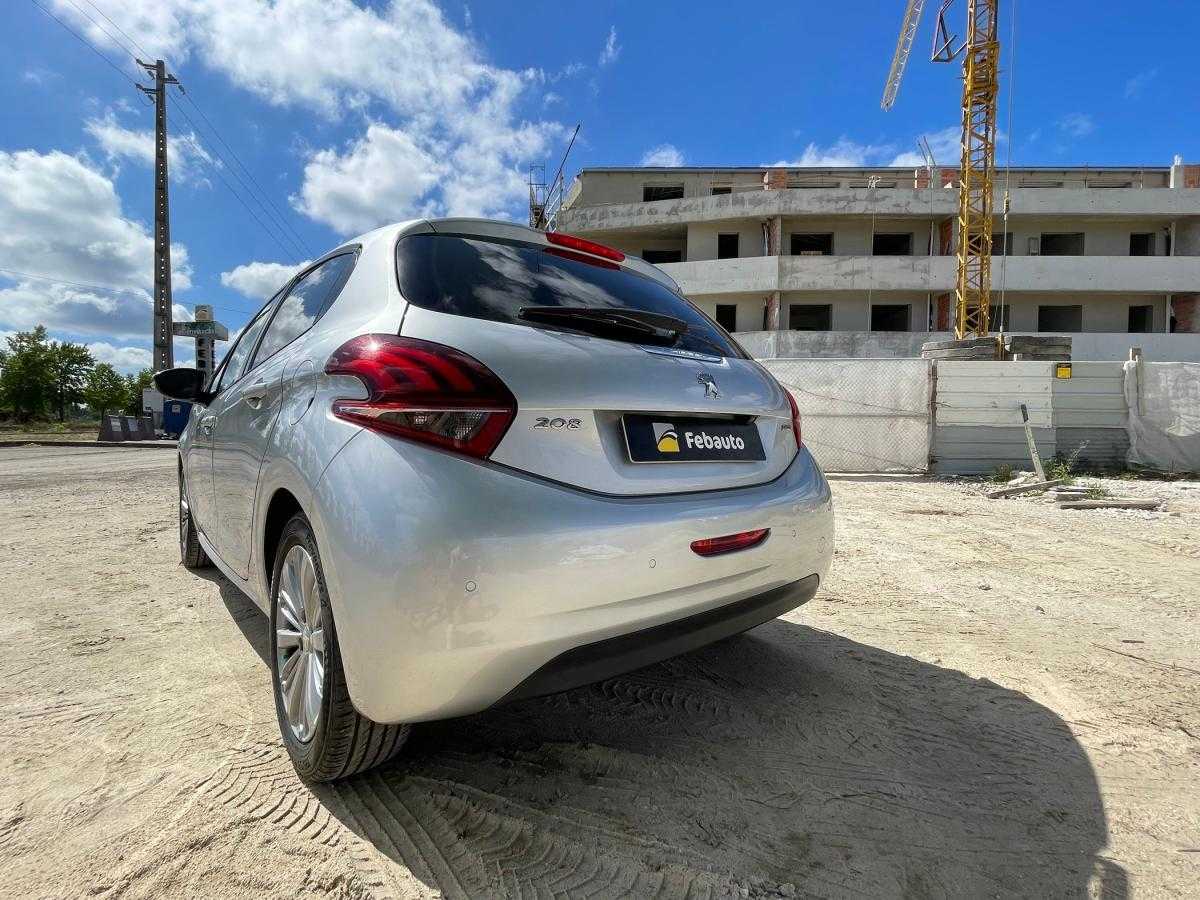 peugeot-208-2016-gasolina-1199cc