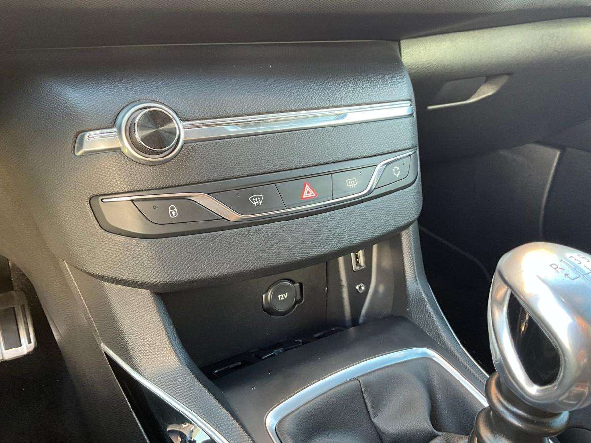 peugeot-308-sw-2014-gasolina-1598cc