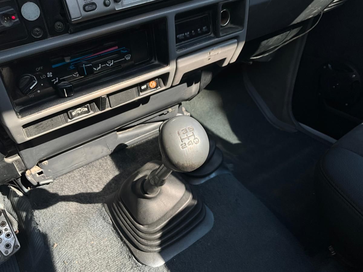 toyota-land-cruiser-1990-diesel-2498cc