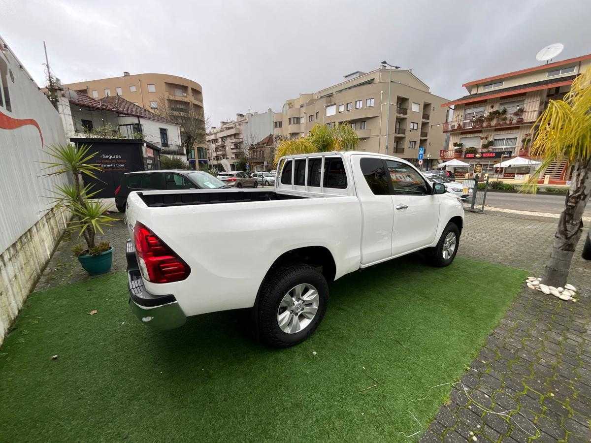 toyota-hilux-2018-diesel-2393cc
