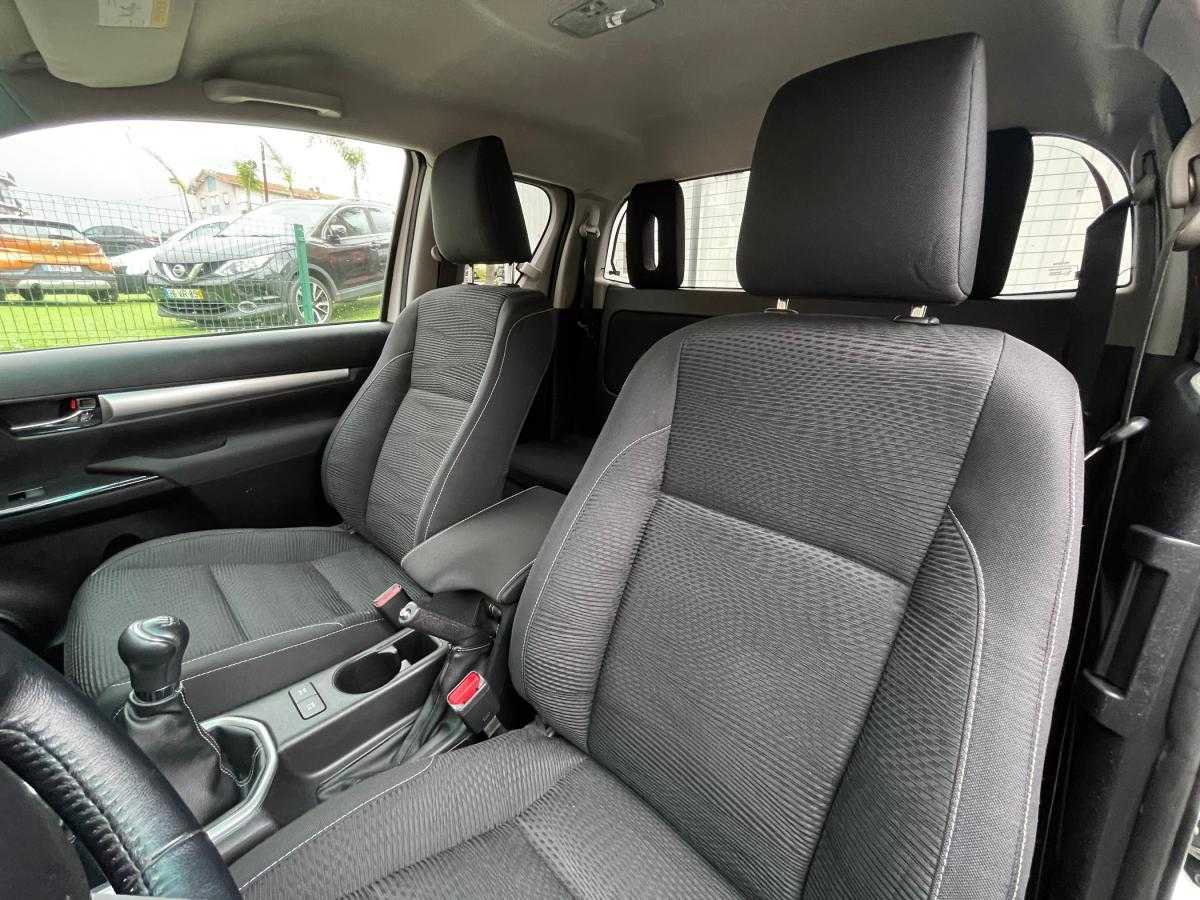 toyota-hilux-2018-diesel-2393cc