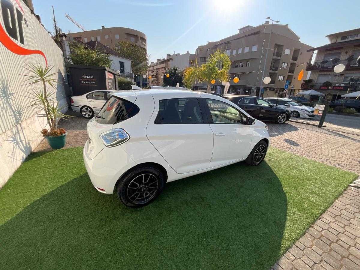 renault-zoe-2016-eletrico-500cc