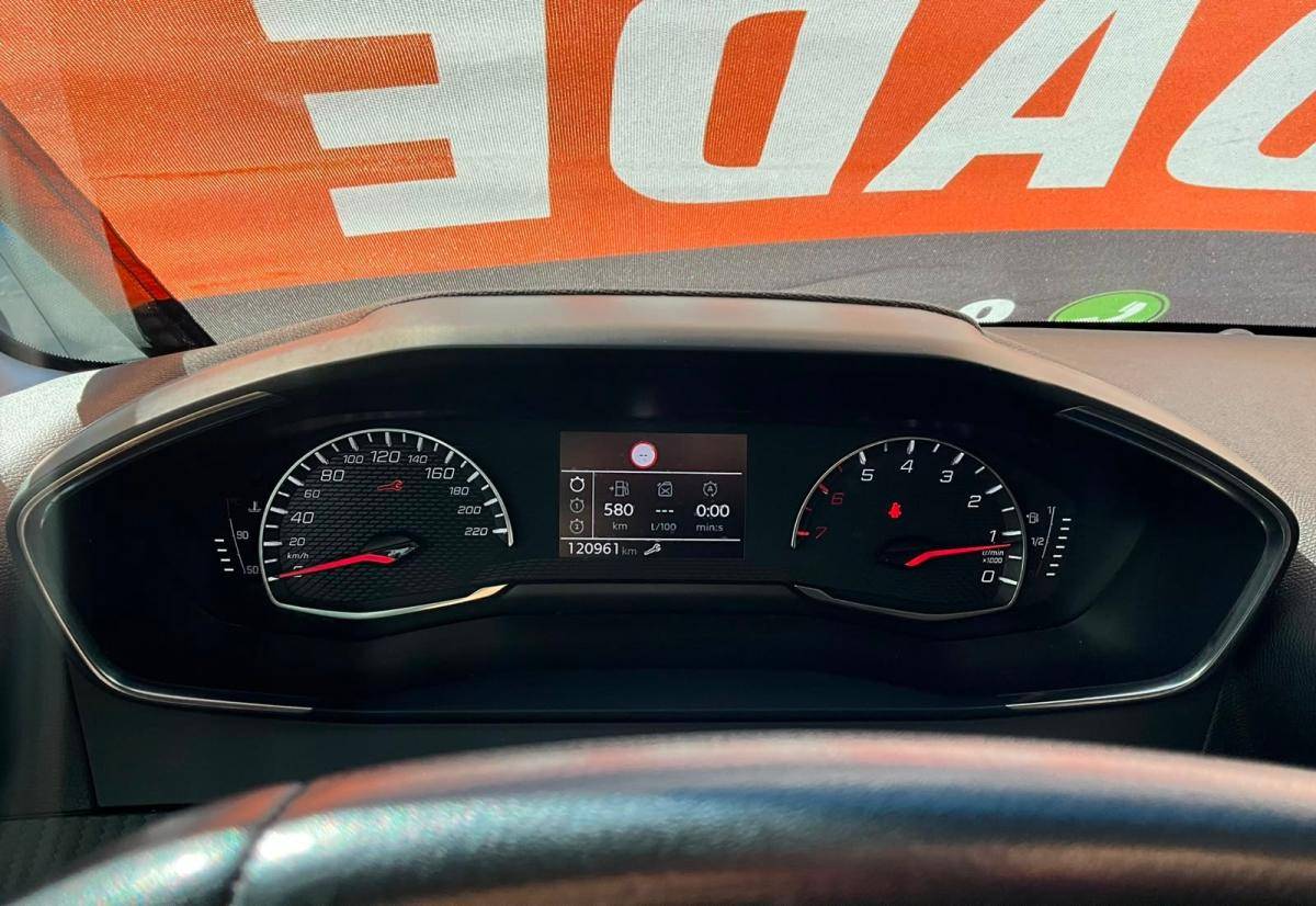 peugeot-208-2020-diesel-1560cc