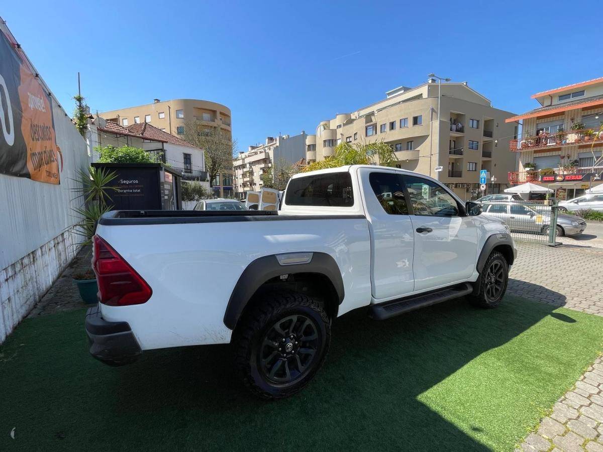toyota-hilux-2021-diesel-2800cc