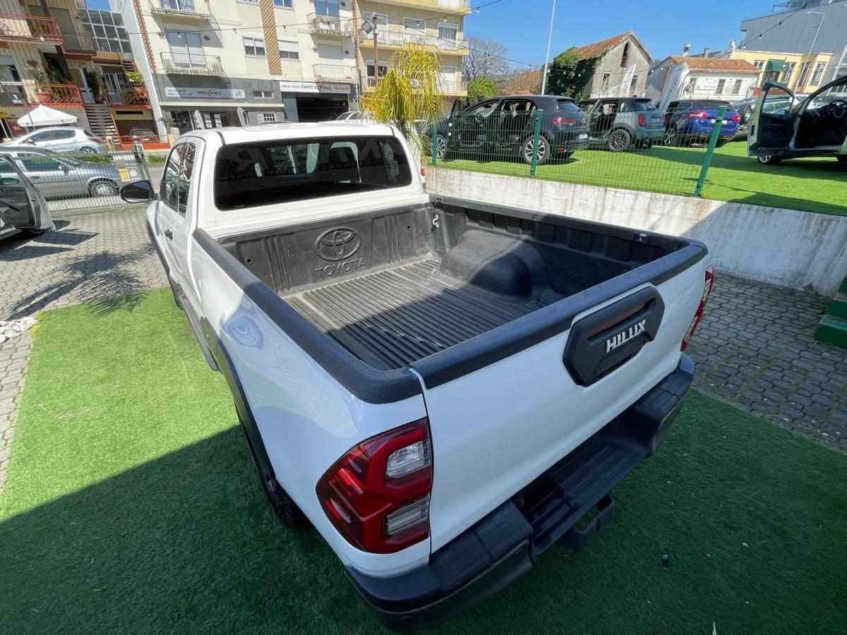 toyota-hilux-2021-diesel-2800cc