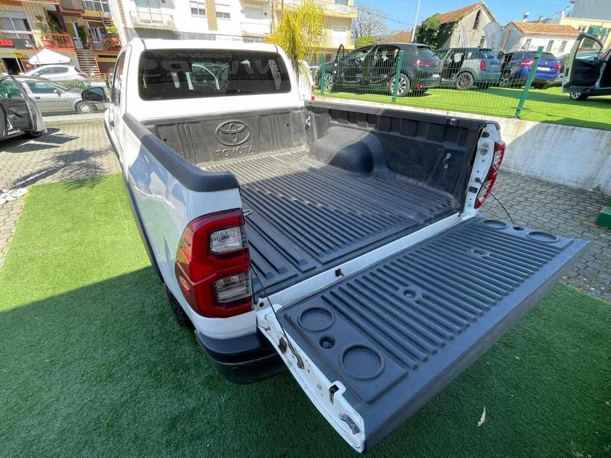 toyota-hilux-2021-diesel-2800cc