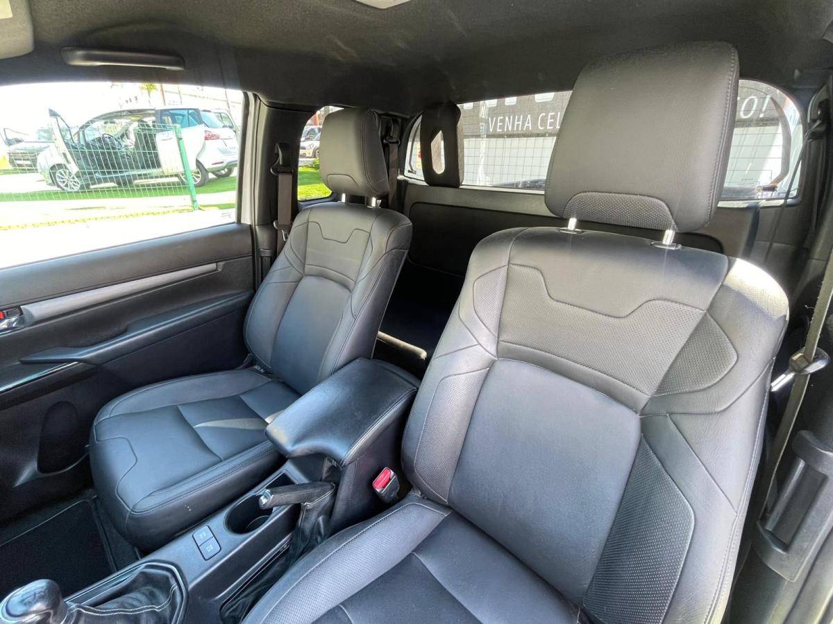 toyota-hilux-2021-diesel-2800cc