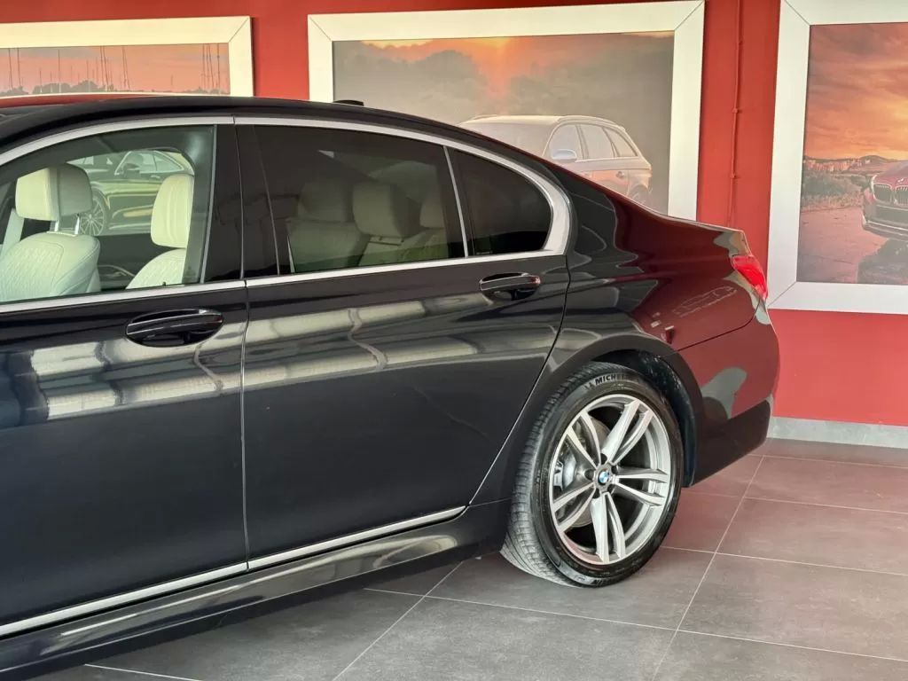 bmw-serie-7-2017-diesel-2993cc